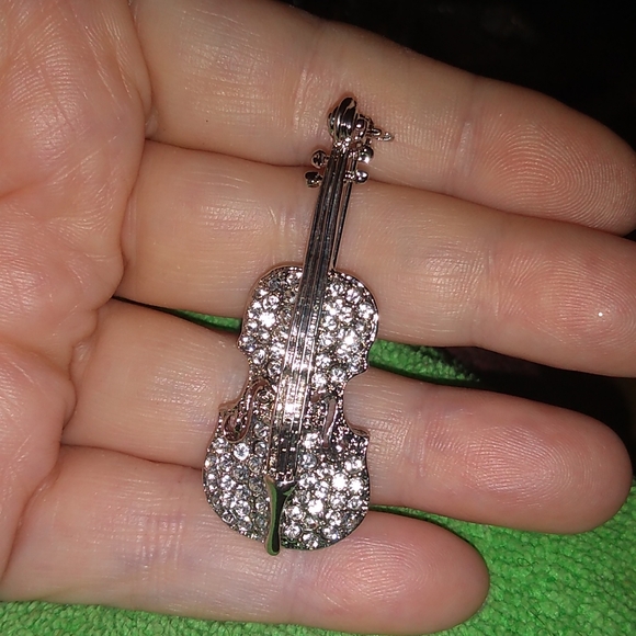 White Crystal Violin Fiddle Brooch - Picture 3 of 3